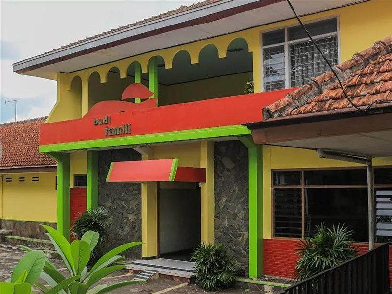 Oyo Life 1708 Hotel Budi Famili 1 Syariah Ciamis Exterior foto