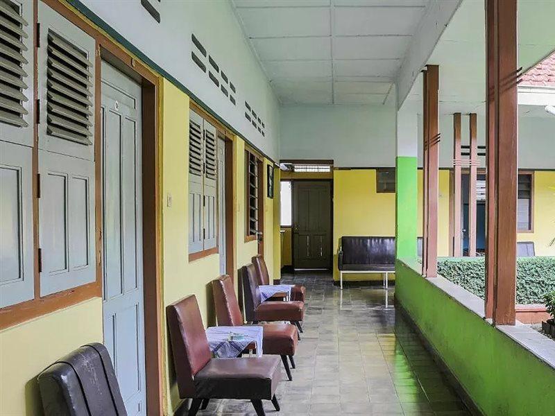 Oyo Life 1708 Hotel Budi Famili 1 Syariah Ciamis Exterior foto