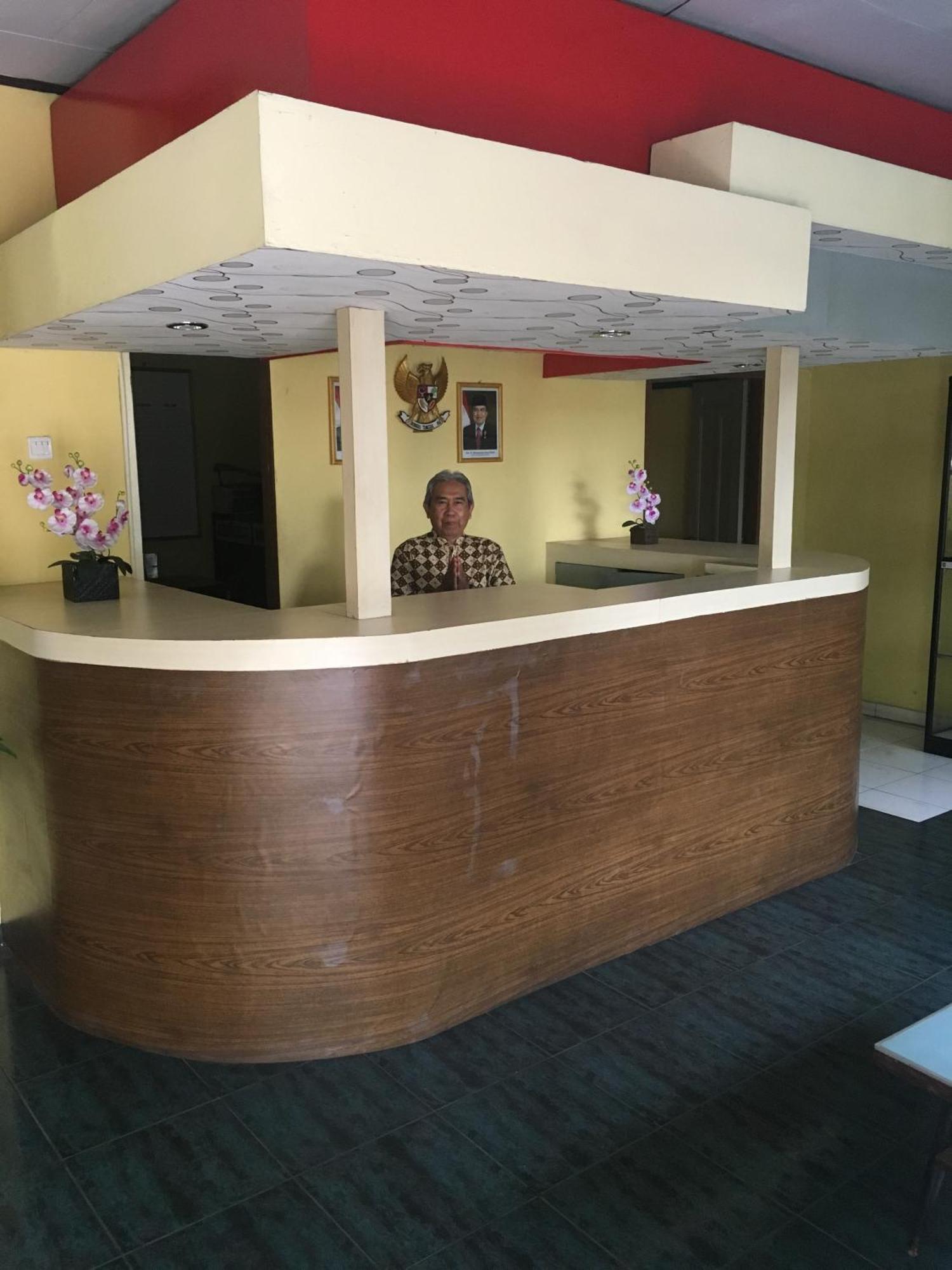 Oyo Life 1708 Hotel Budi Famili 1 Syariah Ciamis Exterior foto